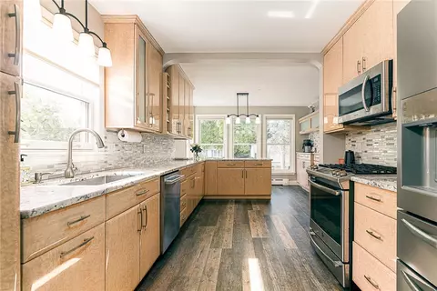 Kitchen - 75 Summer St, Westerly, RI 02891 photo 6 of 7