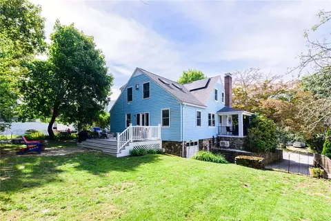 Exterior - 75 Summer St, Westerly, RI 02891 photo 2 of 6