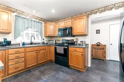Kitchen - 24 Hickory Ln, Westerly, RI 02891 photo 2 of 5