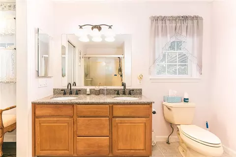 Bath - 24 Hickory Ln, Westerly, RI 02891 photo 2 of 5