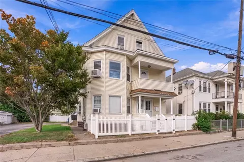 126 Coyle Ave, Pawtucket, RI 02861