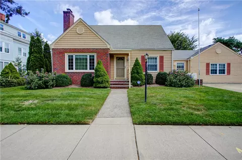 55 Jastram St, Providence, RI 02908