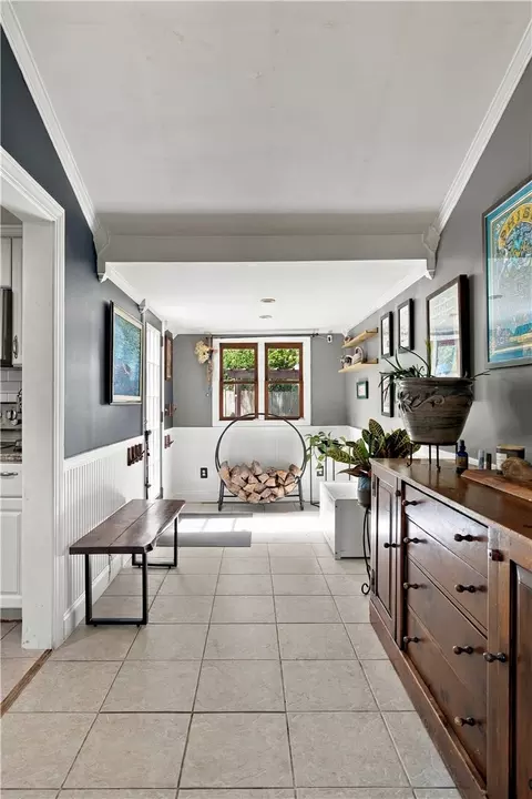 Entry Way - 60 Parkway Dr, Warwick, RI 02886 photo 3 of 6