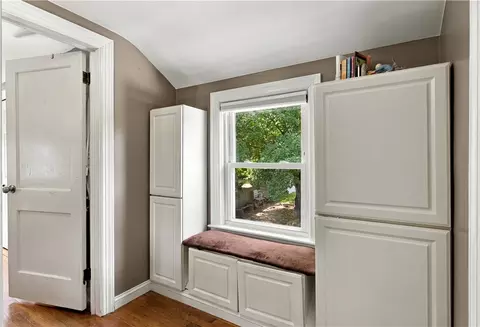 Entry Way - 60 Parkway Dr, Warwick, RI 02886 photo 5 of 6