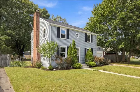 Exterior - 60 Parkway Dr, Warwick, RI 02886 photo 2 of 7
