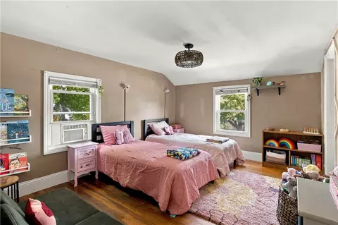 Bedroom - 60 Parkway Dr, Warwick, RI 02886 photo 2 of 2