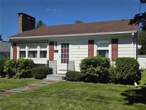 71 Fales Rd, Bristol, RI 02809