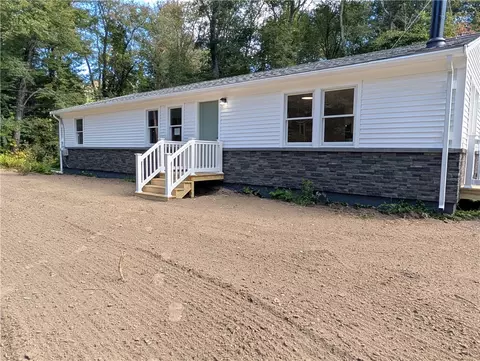 3 Wetherbee Rd, Foster, RI 02825