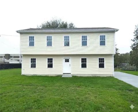 46 Irving Ave, East Providence, RI 02914
