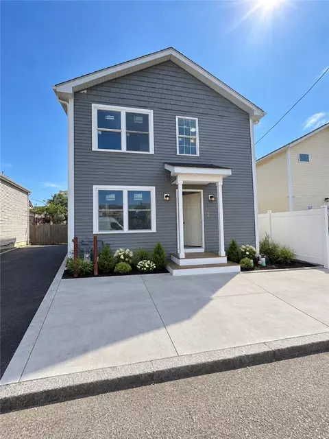 10 Calhoun Ave, Providence, RI 02907