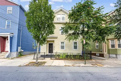 211 Carpenter St, Providence, RI 02903