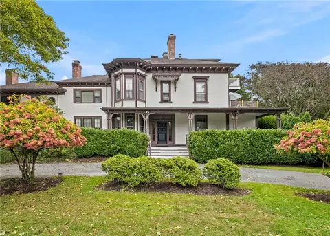 46 Chastellux Ave #M7, Newport, RI 02840
