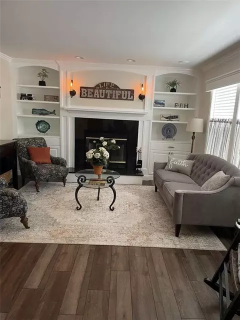 26 Blue Jay St, Tiverton, RI 02878