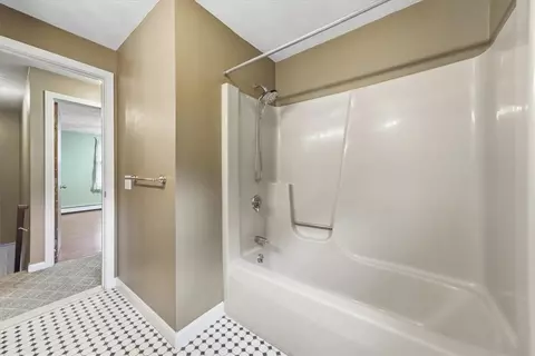 Bath - 97 Reed St, Warwick, RI 02886 photo 5 of 5