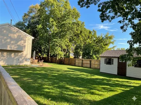 Exterior - 200 Bend St, Warwick, RI 02889 photo 11 of 12