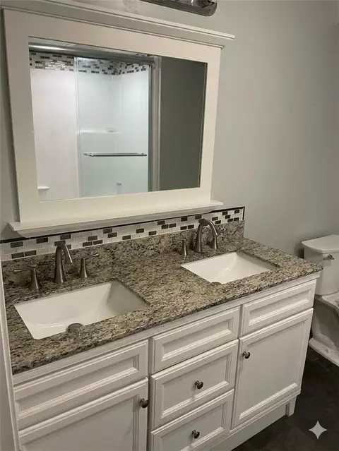 Bath - 200 Bend St, Warwick, RI 02889 photo 3 of 4