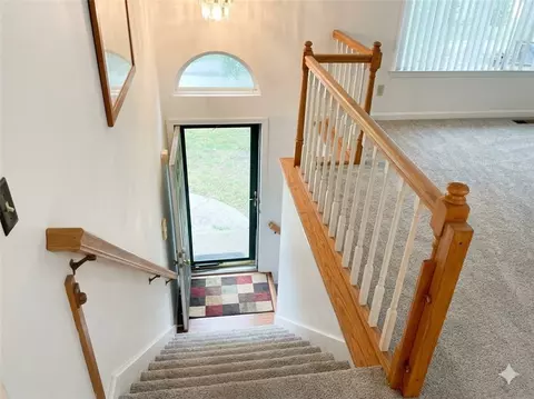 Entry Way - 200 Bend St, Warwick, RI 02889 photo 2 of 3