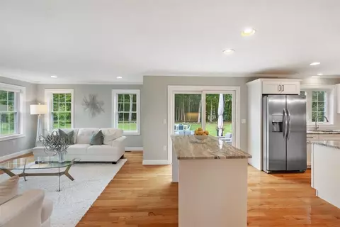 Living - 42 E Lantern Rd, Lincoln, RI 02865 photo 1 of 4