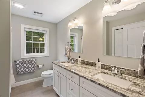 Bath - 42 E Lantern Rd, Lincoln, RI 02865 photo 3 of 7