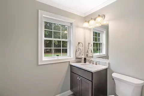 Bath - 42 E Lantern Rd, Lincoln, RI 02865 photo 1 of 7