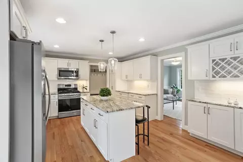 Kitchen - 42 E Lantern Rd, Lincoln, RI 02865 photo 4 of 5