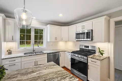 Kitchen - 42 E Lantern Rd, Lincoln, RI 02865 photo 5 of 5