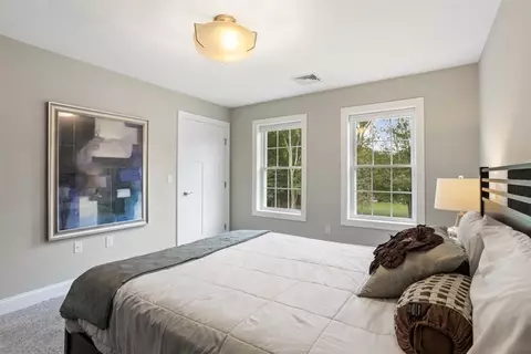 Bedroom - 42 E Lantern Rd, Lincoln, RI 02865 photo 4 of 9