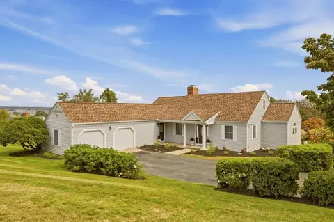 139 Lambie Cir, Portsmouth, RI 02871
