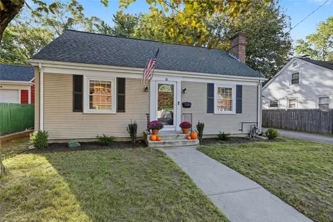 15 River Rd, Lincoln, RI 02865