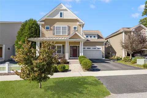 84 Morningside Dr, North Kingstown, RI 02852