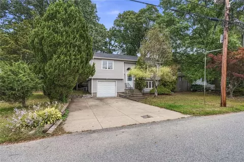 15 Atlantic Ave, North Providence, RI 02904