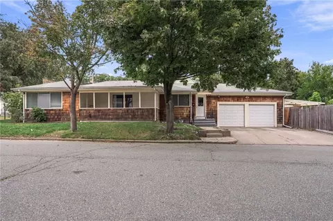 19 Cooper St, North Providence, RI 02904