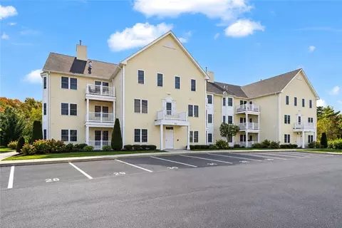 20 Saw Mill Dr #201, North Kingstown, RI 02852