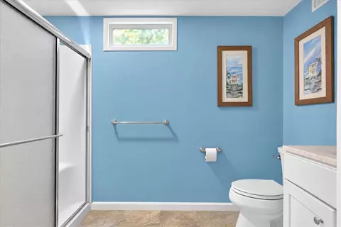 Bath - 6 Shoreline Dr, Westerly, RI 02891 photo 5 of 5