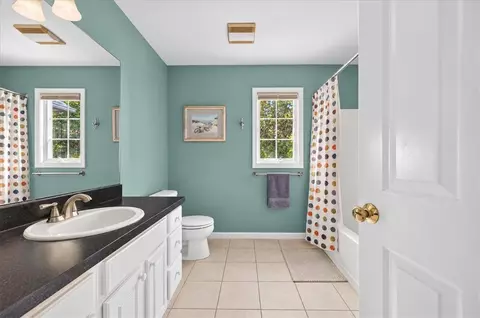 Bath - 6 Shoreline Dr, Westerly, RI 02891 photo 4 of 5