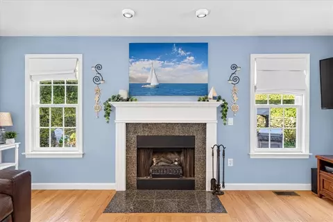 Living - 6 Shoreline Dr, Westerly, RI 02891 photo 2 of 3