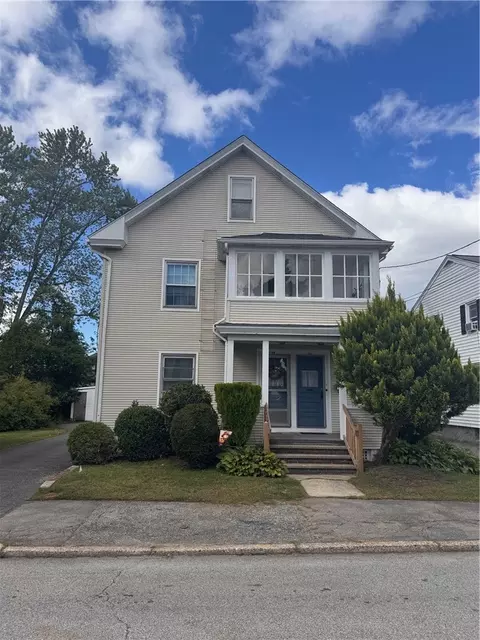 71 Rowe Ave, Pawtucket, RI 02861
