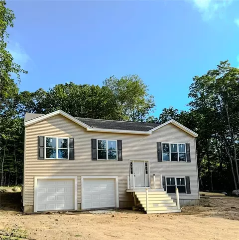 197 Maxson Hill Rd, Hopkinton, RI 02833