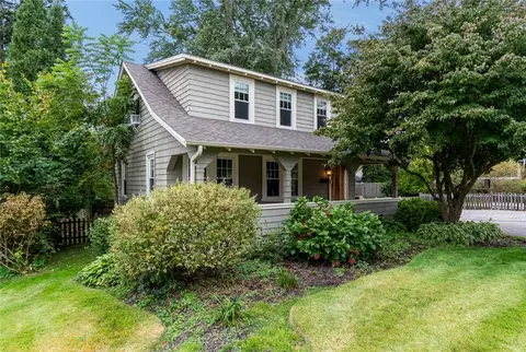 30 Ledge Rd, East Greenwich, RI 02818