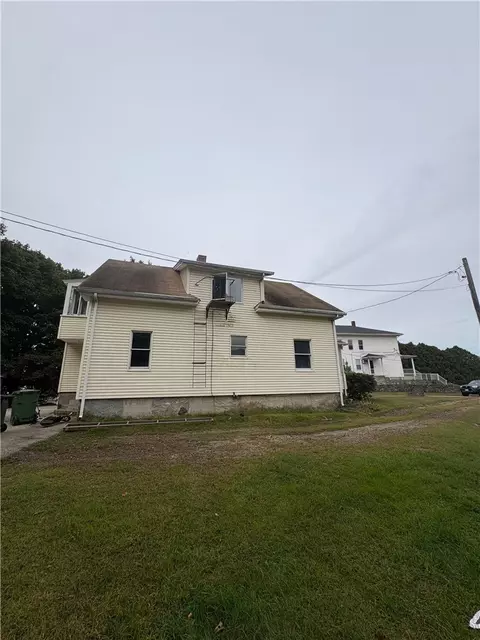 Exterior - 1888 Mendon Rd, Woonsocket, RI 02895 photo 4 of 8
