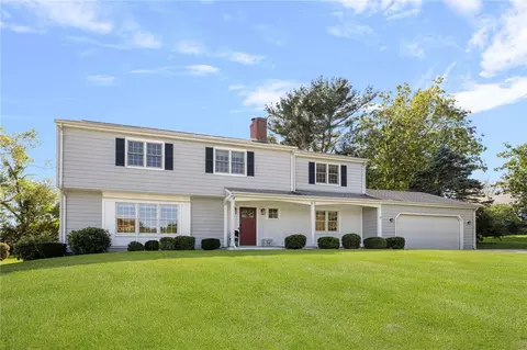 65 Sunrise Dr, Portsmouth, RI 02871