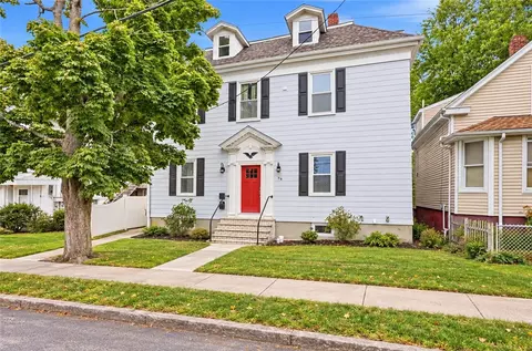 79 Franklin St, Bristol, RI 02809