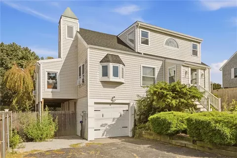 91 Easton Ave, Portsmouth, RI 02871