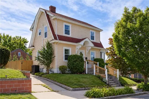 150 Dexterdale Rd, Providence, RI 02906