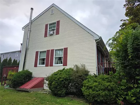 11 Eddy Dr, Westerly, RI 02891 photo 5