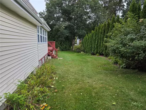 11 Eddy Dr, Westerly, RI 02891 photo 6