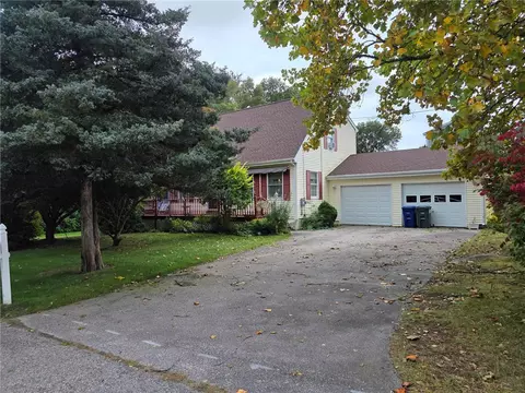 11 Eddy Dr, Westerly, RI 02891 photo 2