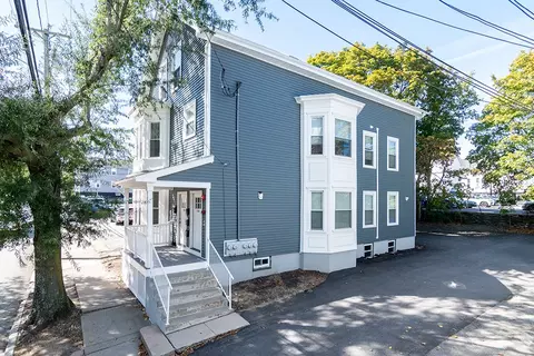 118 Pitman St, Providence, RI 02906