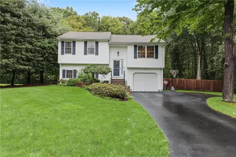 84 Red Maple Ter, North Kingstown, RI 02852