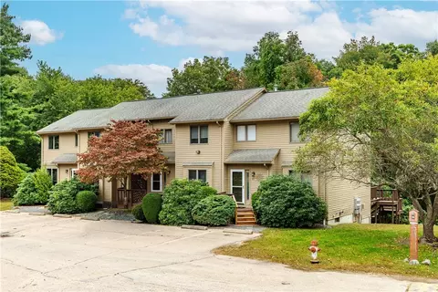 75 Glen Dr #1D, West Warwick, RI 02893